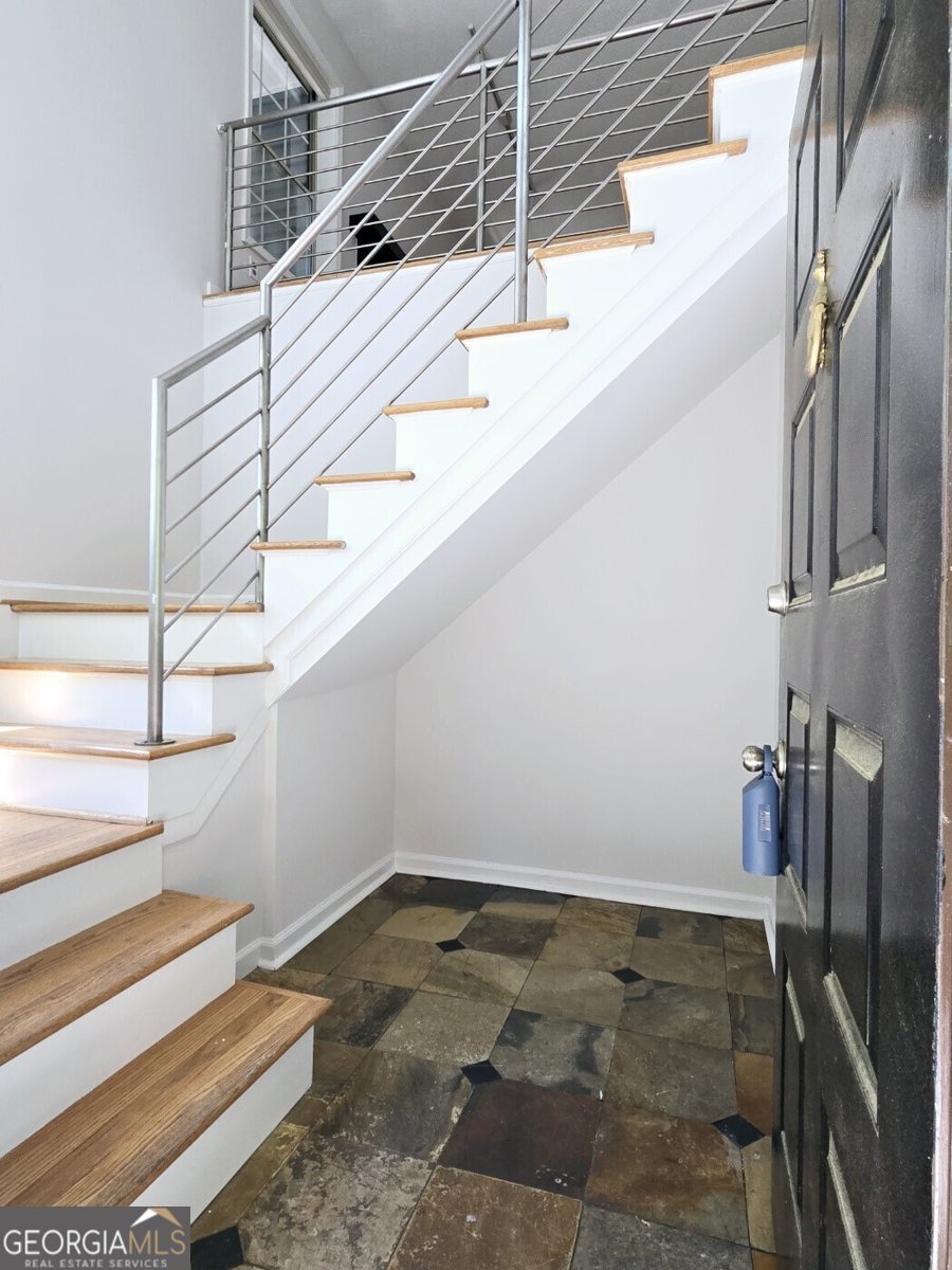1490 CROSSING Circle Atlanta - 1