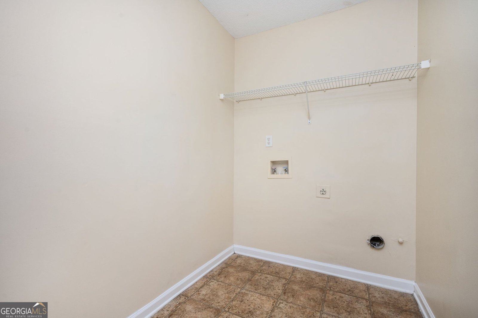 325 Othello Drive Hampton - 27