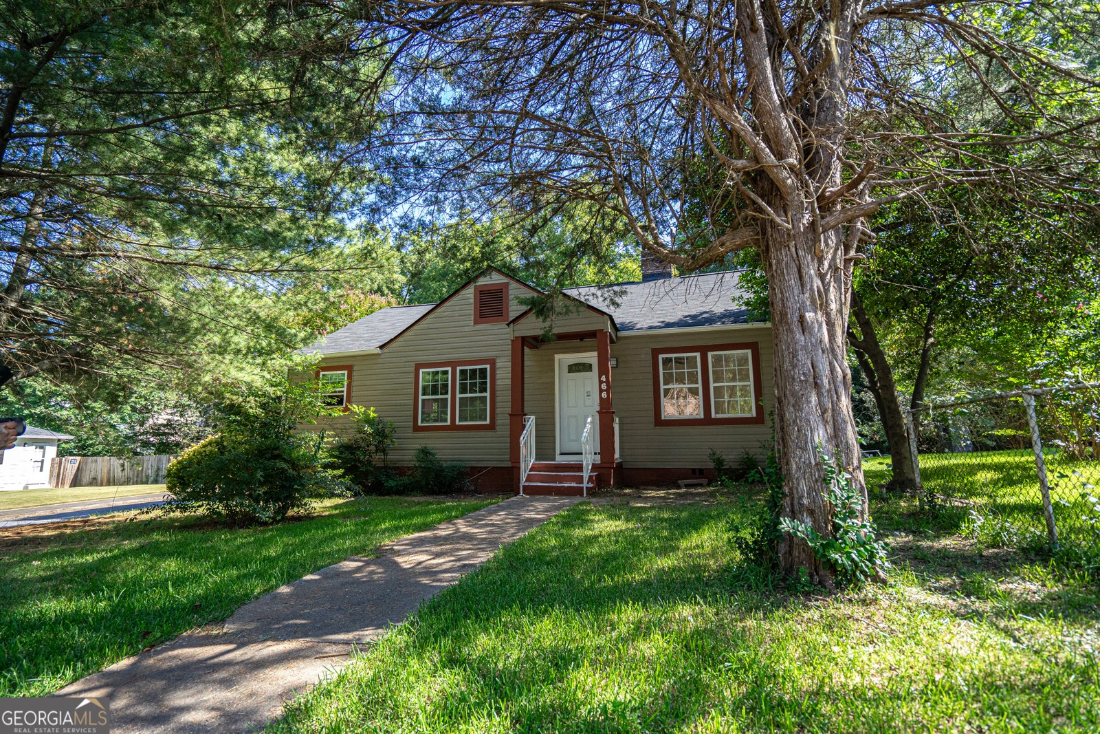 466 Lake Drive Hapeville - 25