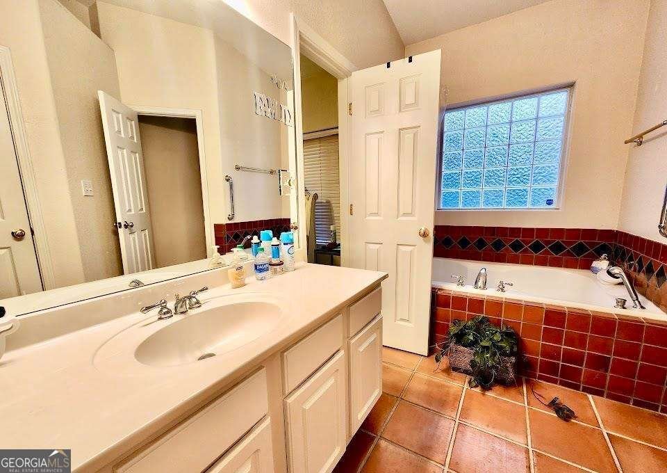 144 Garden Walk Stockbridge - 12