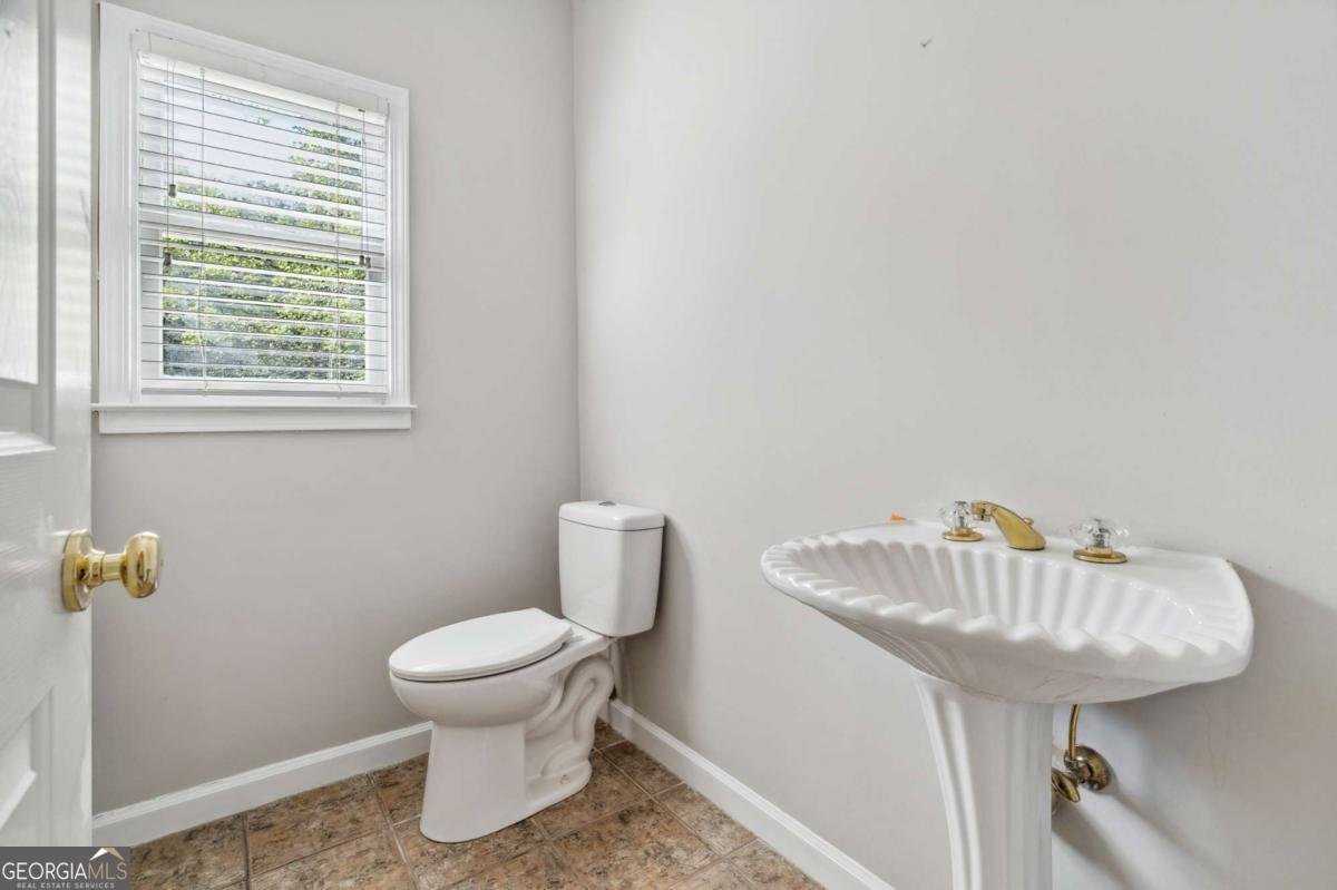1755 Pinetree Pass Lane Lilburn - 17
