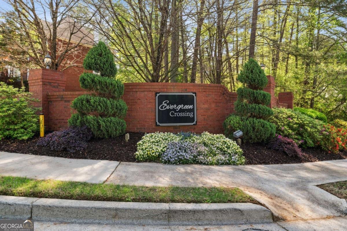 1755 Pinetree Pass Lane Lilburn - 55