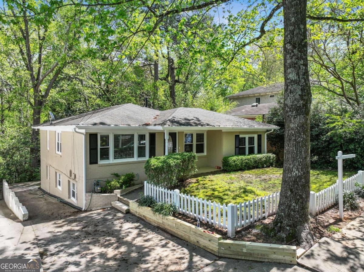 2585 Acorn Avenue Atlanta - 1