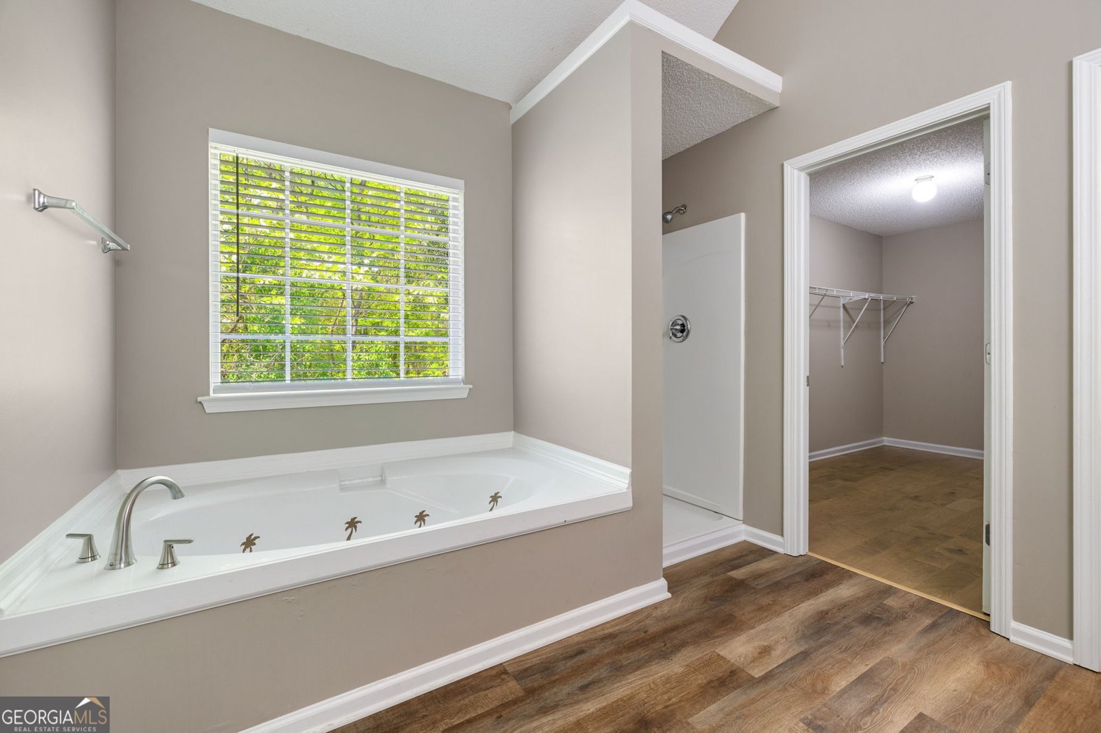 3571 Oakshire Way Atlanta - 27