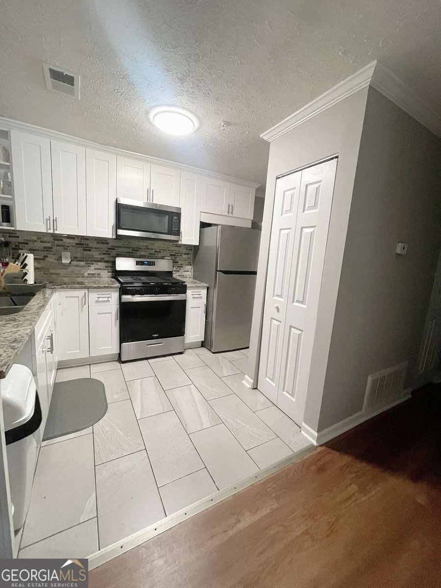 705 WINDCHASE Lane Stone Mountain - 4