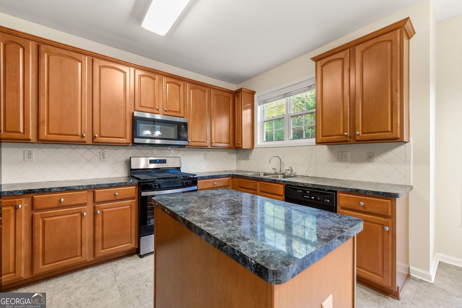 6281 Vinings Vintage Drive Mableton - 12
