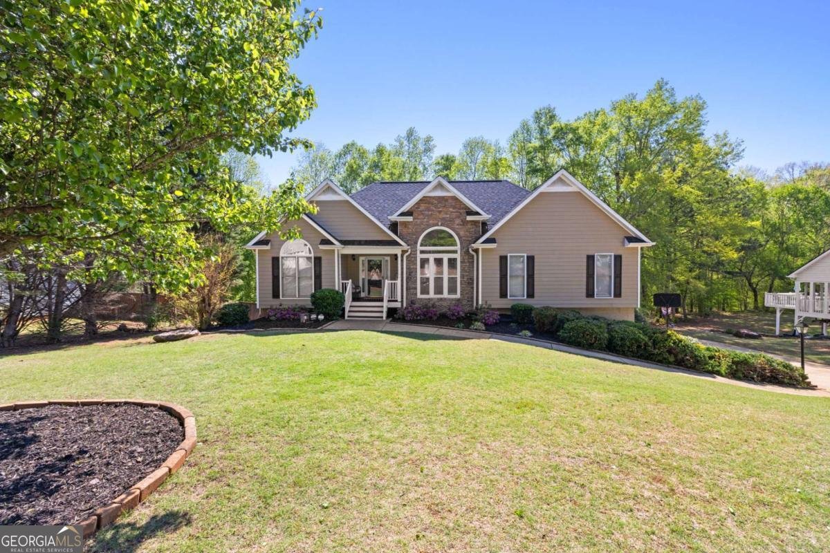 840 WHITBY Drive Douglasville - 1