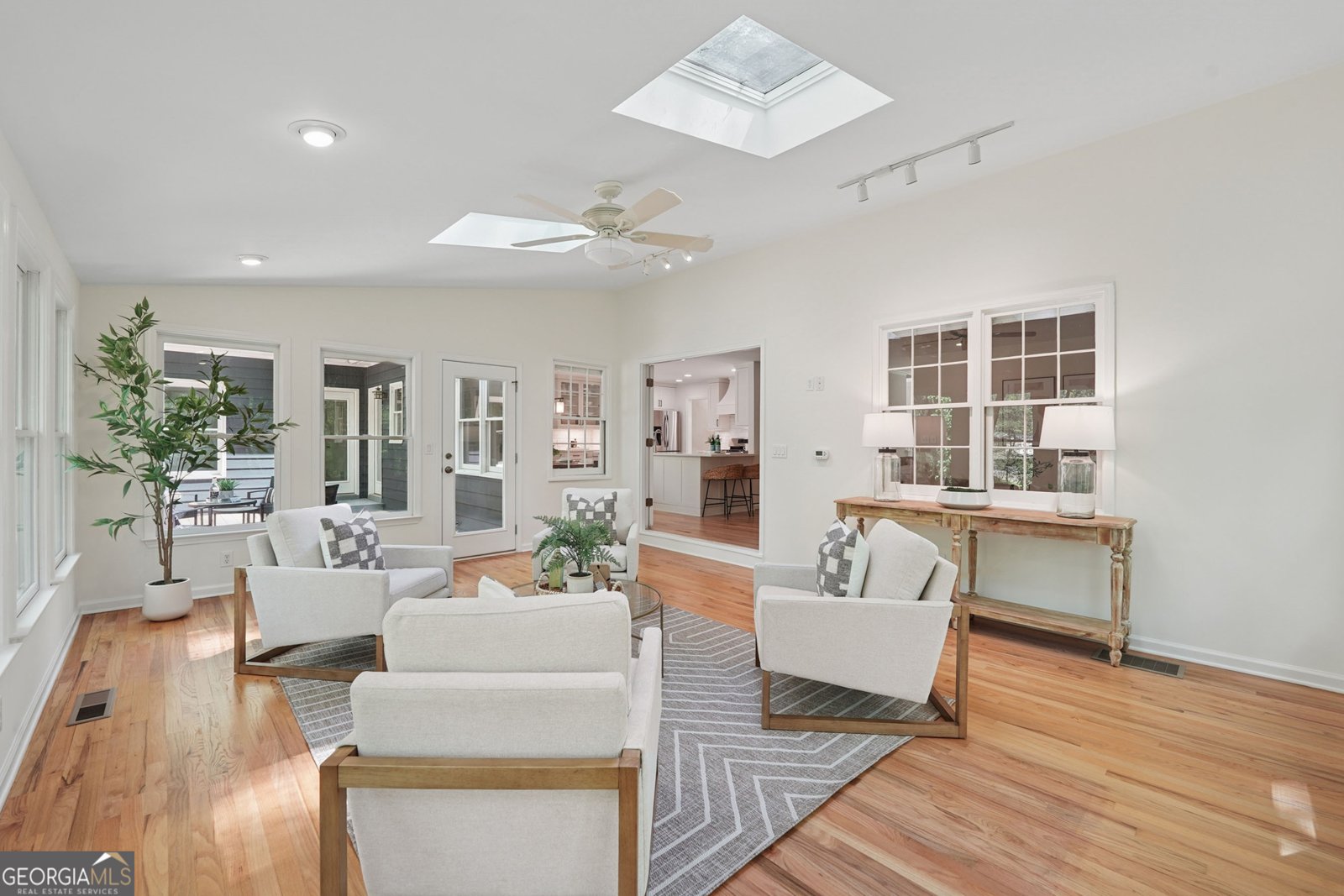 3988 Dover Avenue Alpharetta - 17
