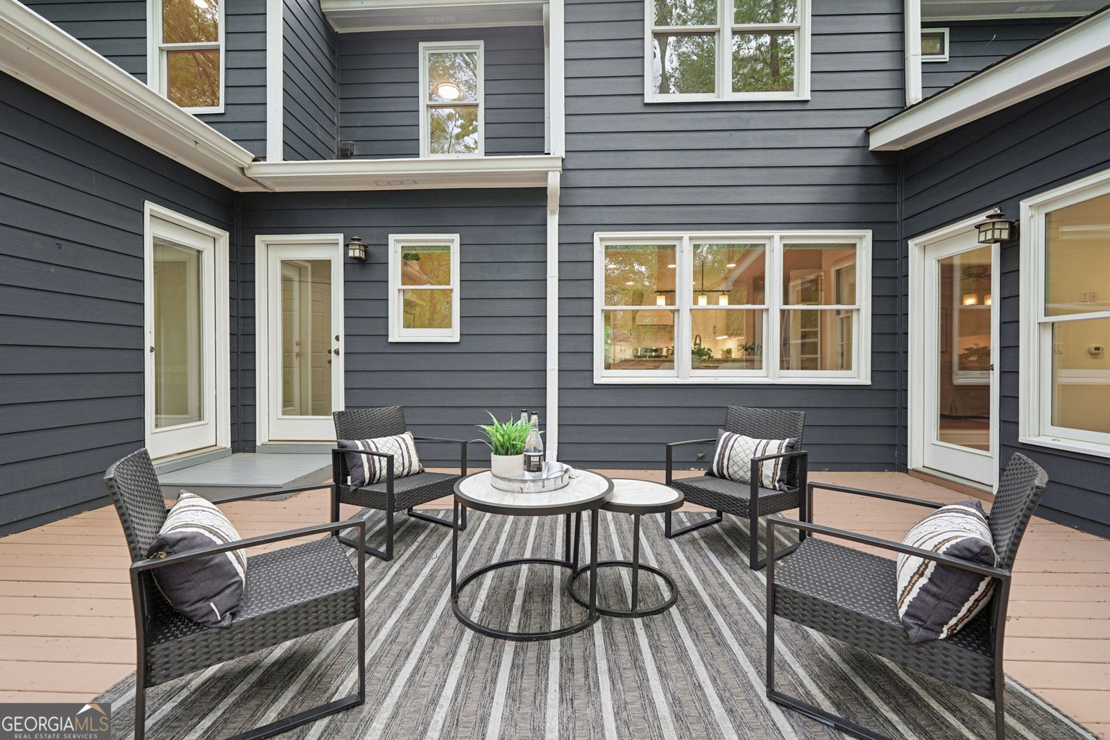 3988 Dover Avenue Alpharetta - 27