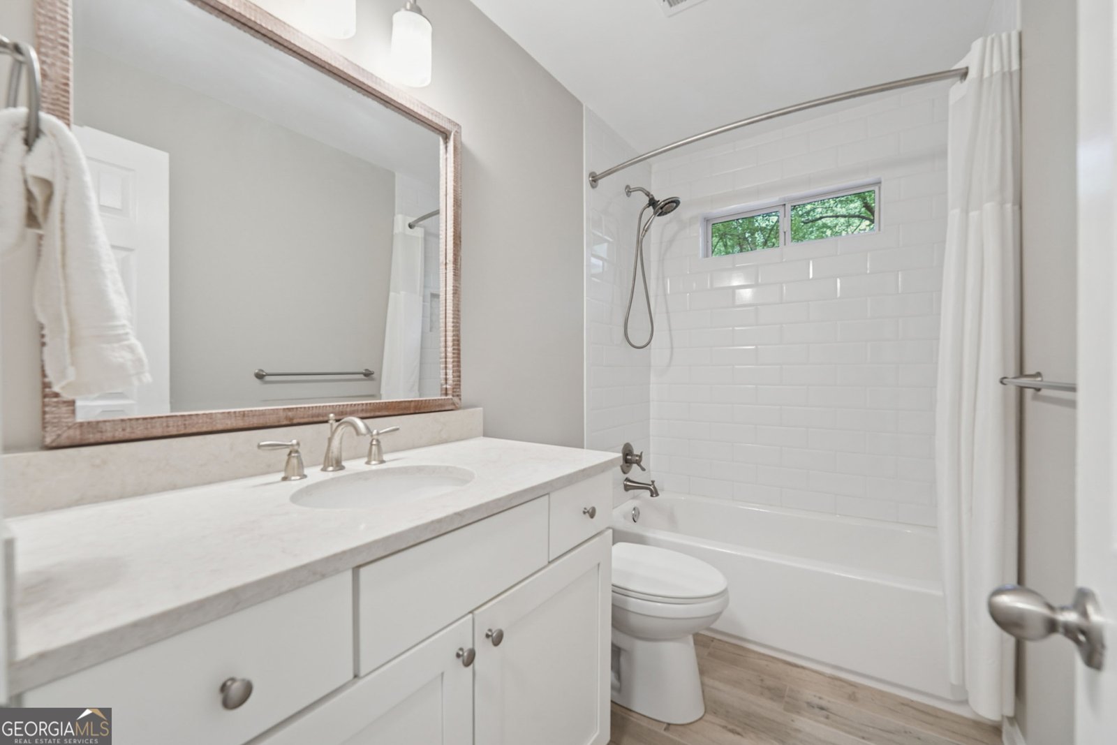 3988 Dover Avenue Alpharetta - 29