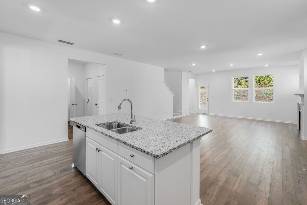 1763 Fawlocke Run Loganville - 6