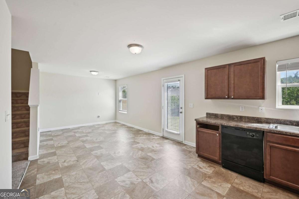 5675 Laurel Ridge Circle Atlanta - 12