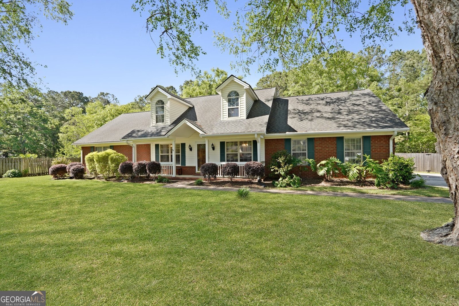 387 Sandhurst Drive Richmond Hill - 2