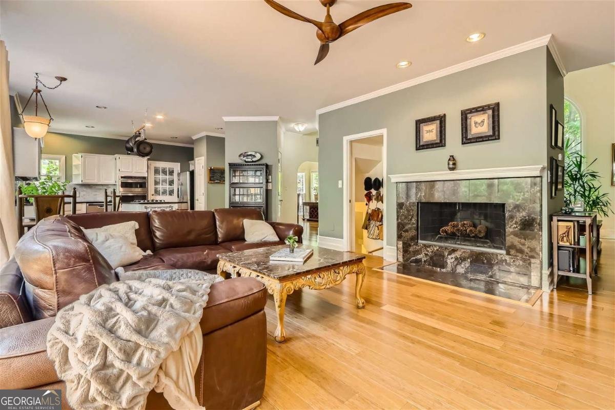 1872 Lake Lucerne Drive Lilburn - 9