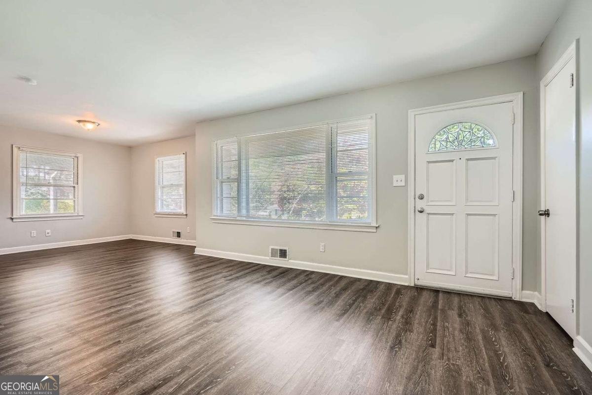1105 Parkwood Drive Forest Park - 3