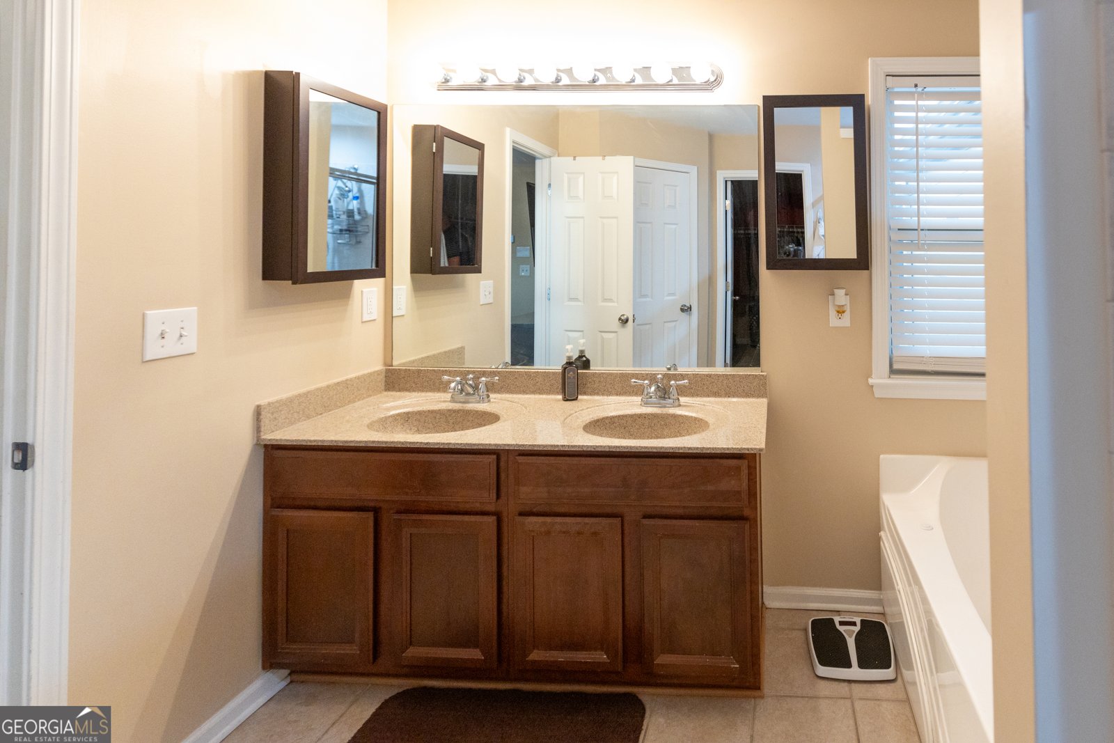 6089 Indian Wood Circle Mableton - 16