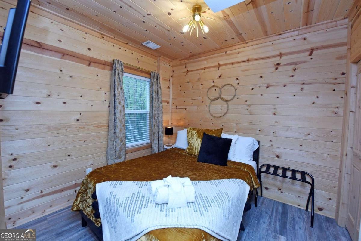 861 Little Rock Creek Cherry Log - 32