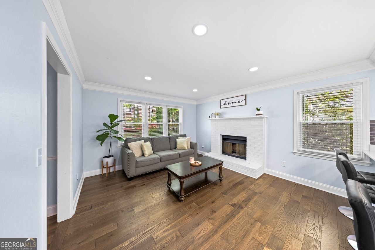 664 SOMERSET Drive Lawrenceville - 11