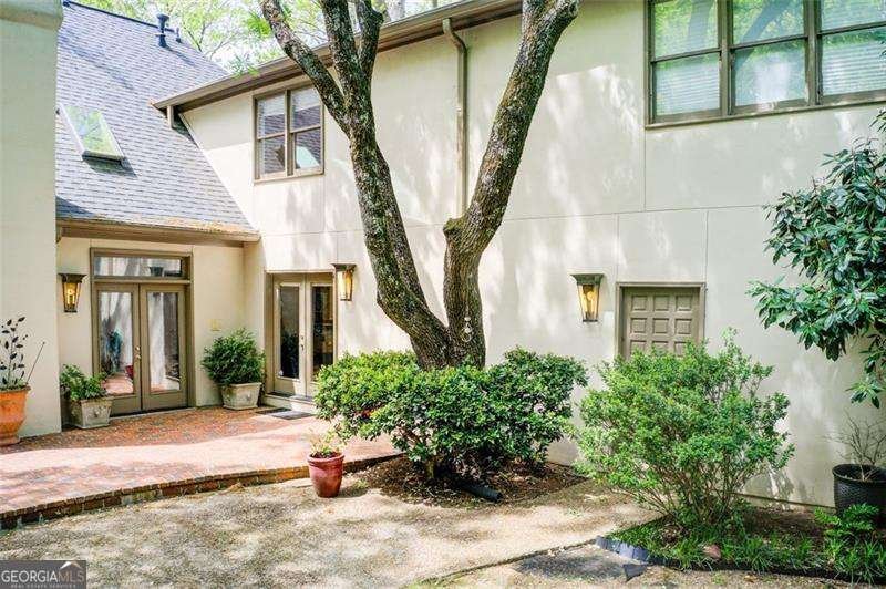 305 Heards Ferry Road Atlanta - 29