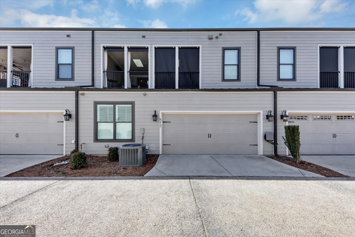 8217 Main Street Woodstock - 54