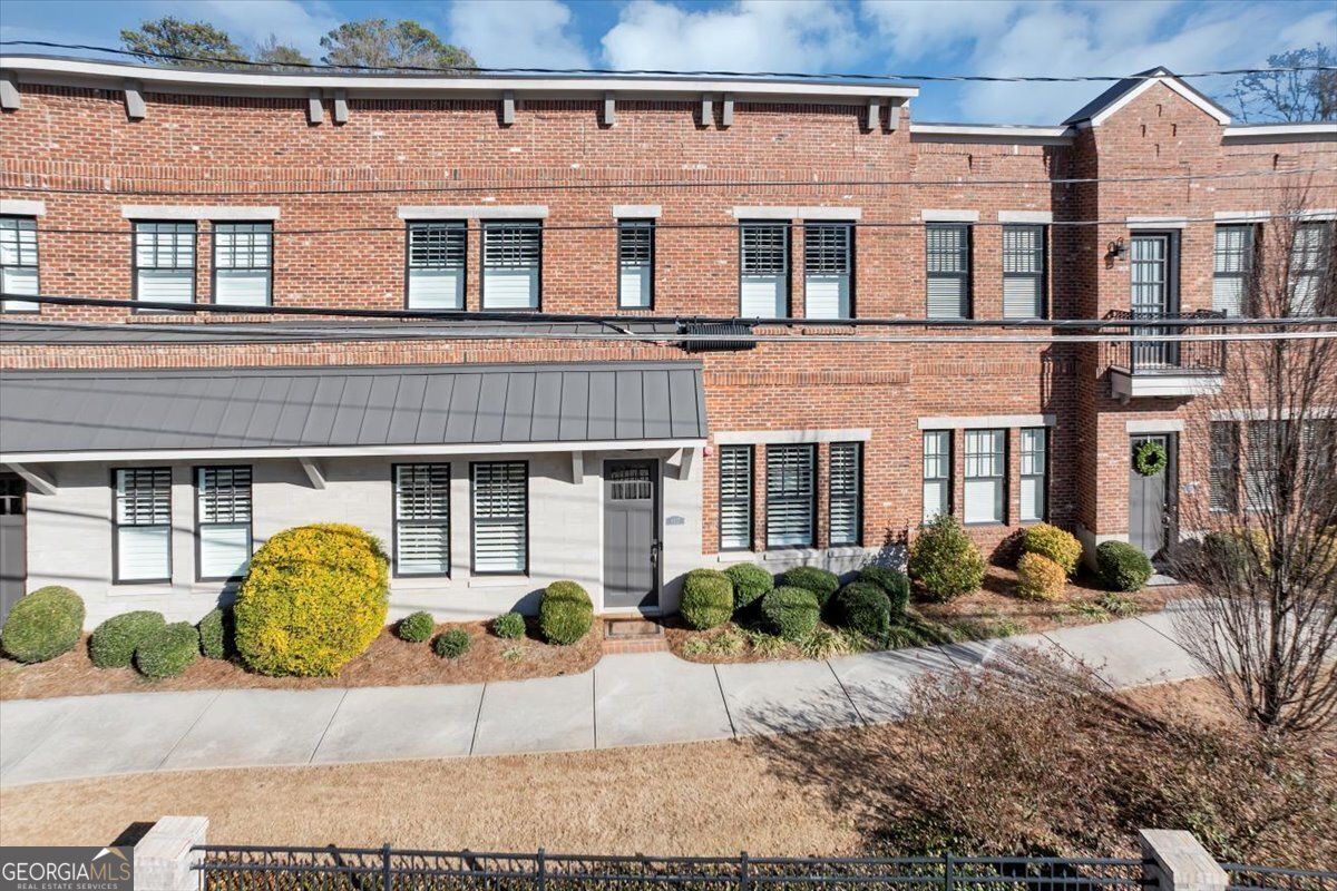 8217 Main Street Woodstock - 56