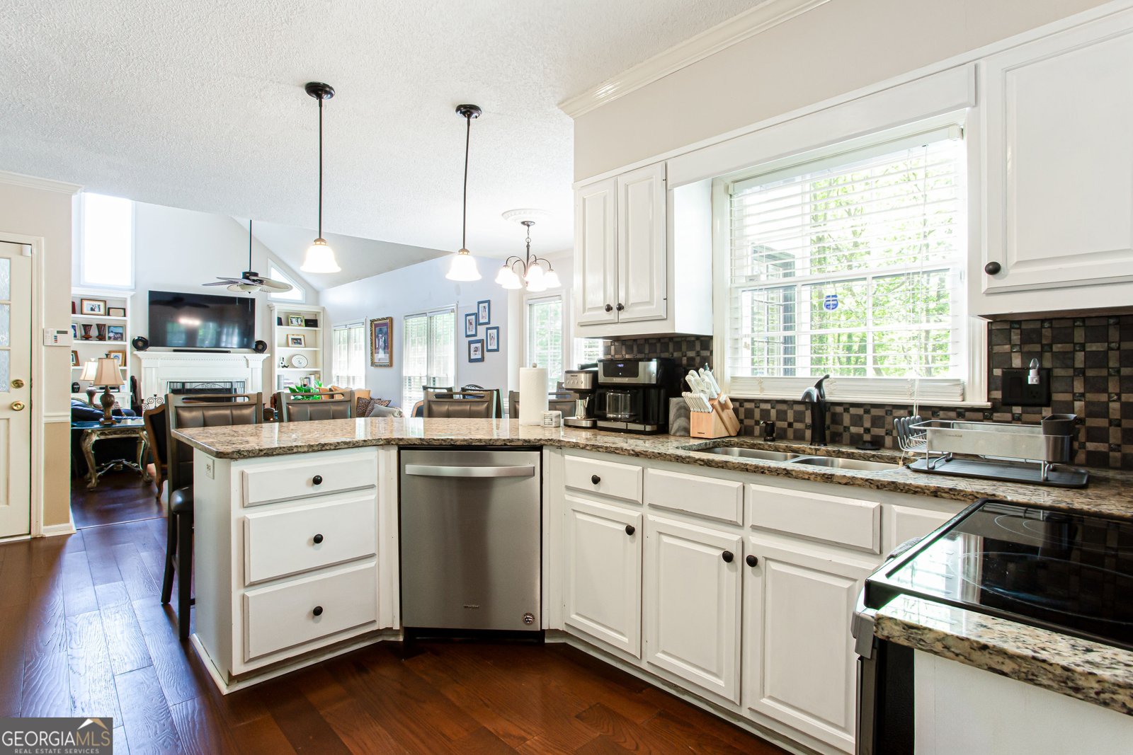 3612 TREE VIEW Drive Snellville - 21