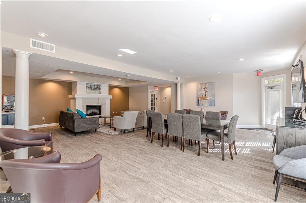 220 Renaissance Parkway Atlanta - 18