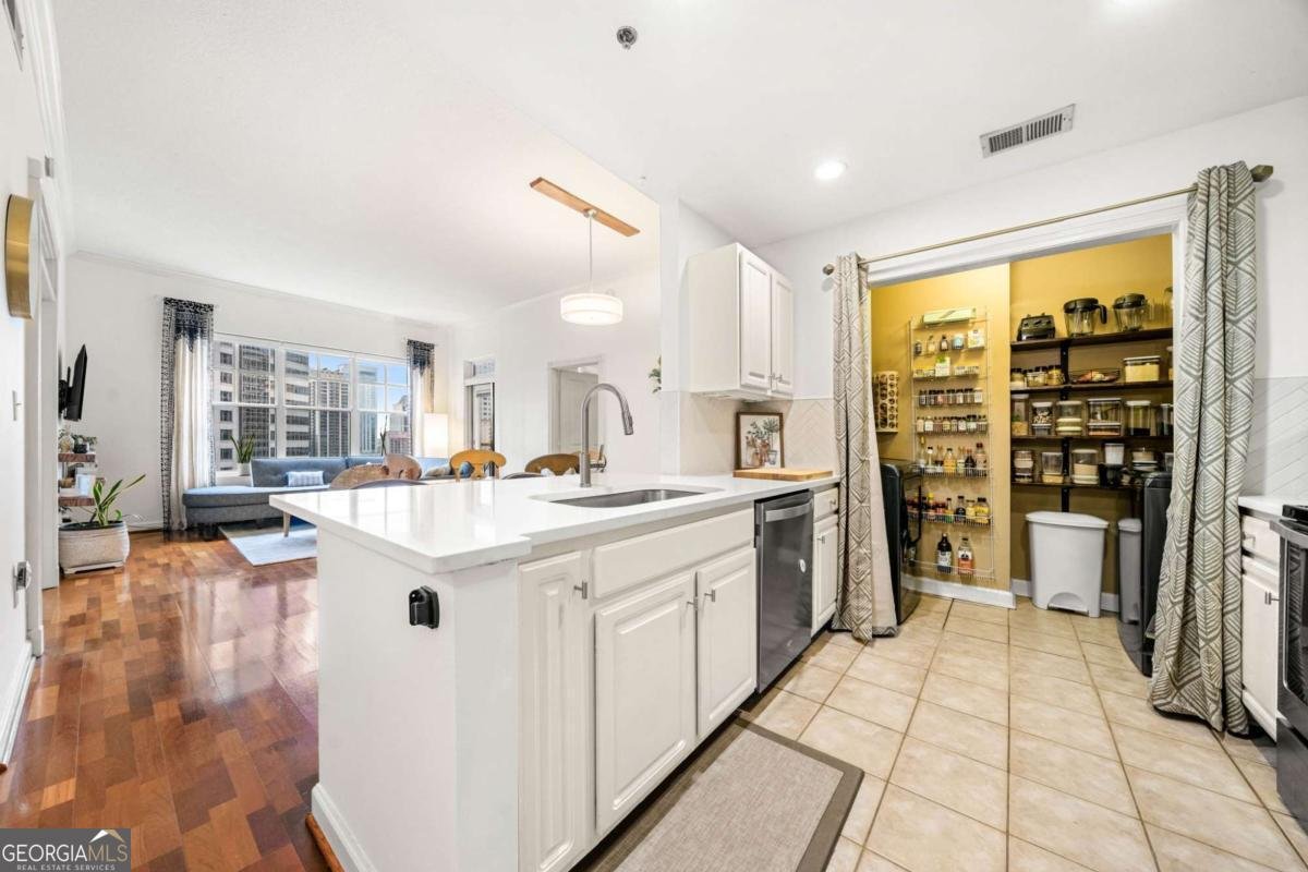 1101 Juniper Street Atlanta - 3