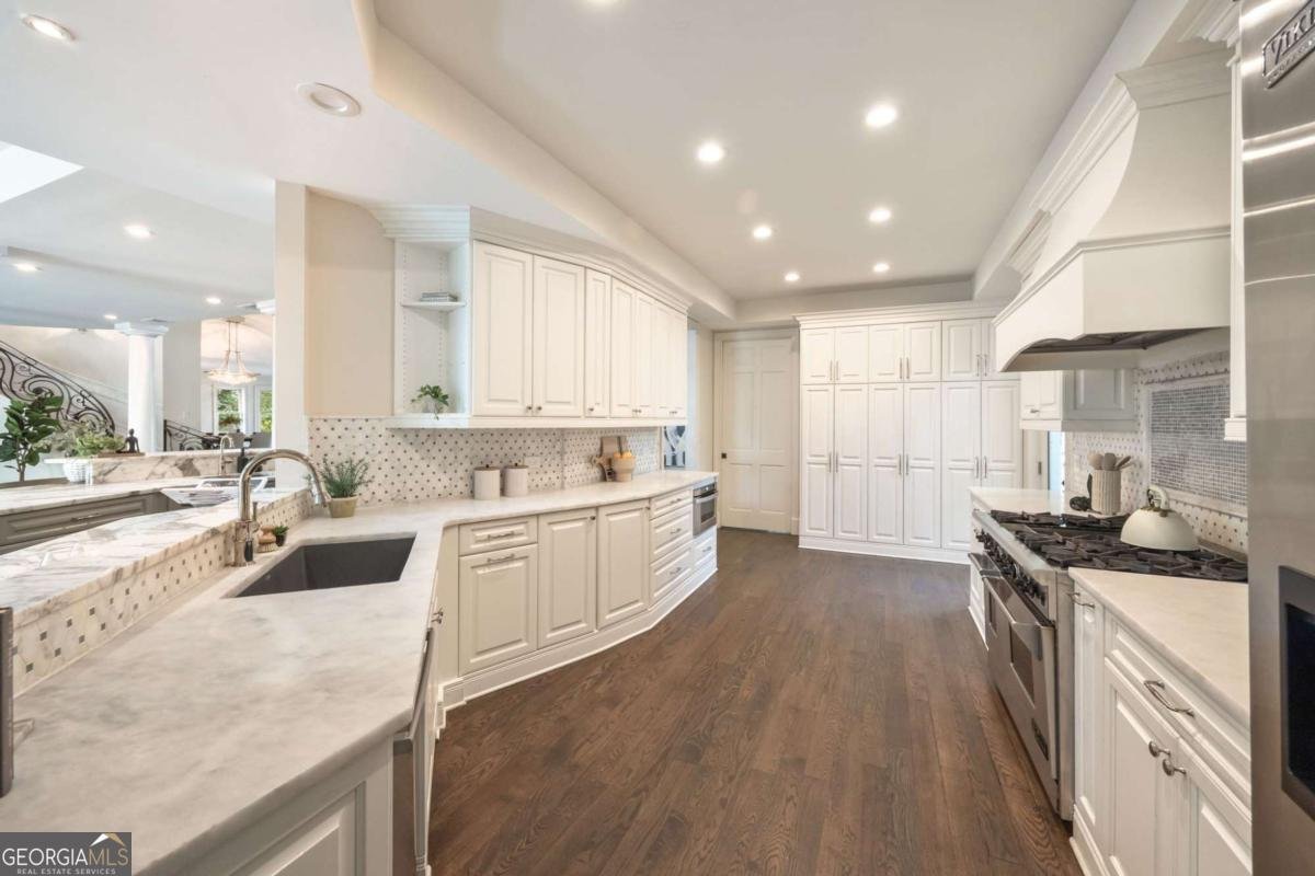 3511 Roxboro Road Atlanta - 28