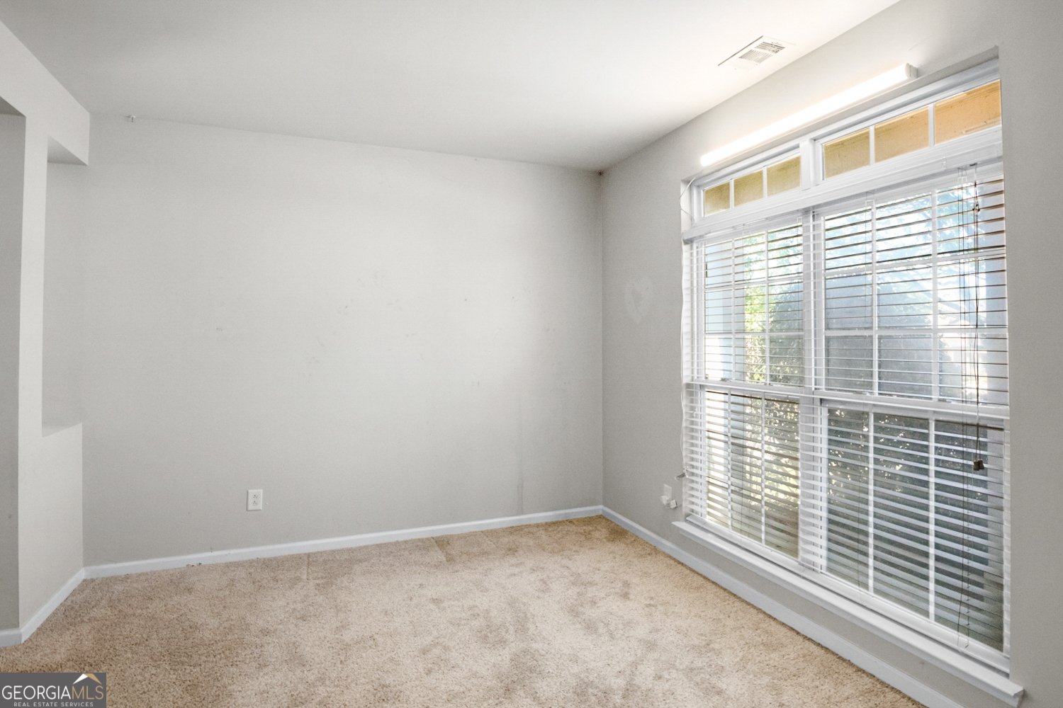 1502 Silver Mist Circle Powder Springs - 2