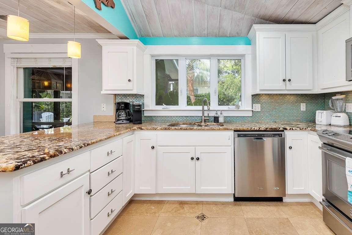 1129 College Street St. Simons - 10