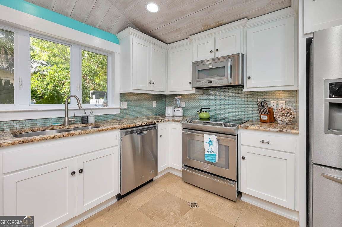 1129 College Street St. Simons - 11