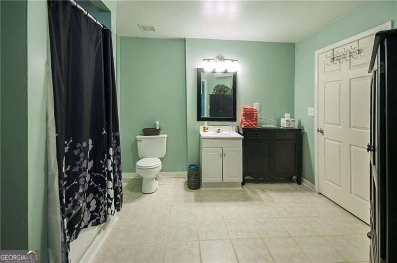 7522 Greens Mill Drive Loganville - 33