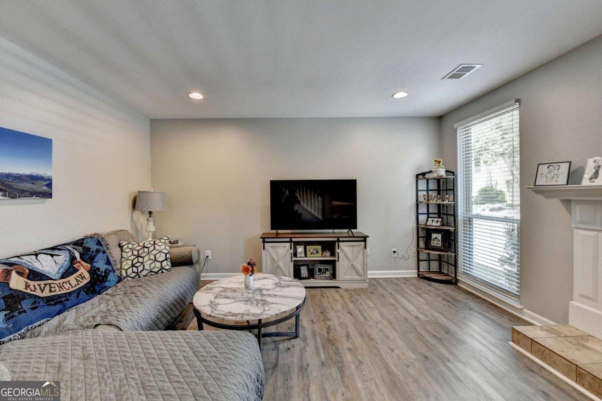 1119 Riverbend Club Drive Atlanta - 9