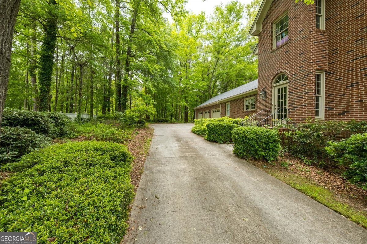172 Lake View Drive Macon - 56