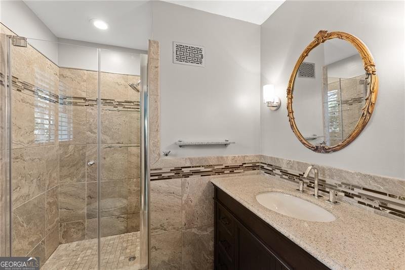 4044 Ashentree Drive Brookhaven - 33
