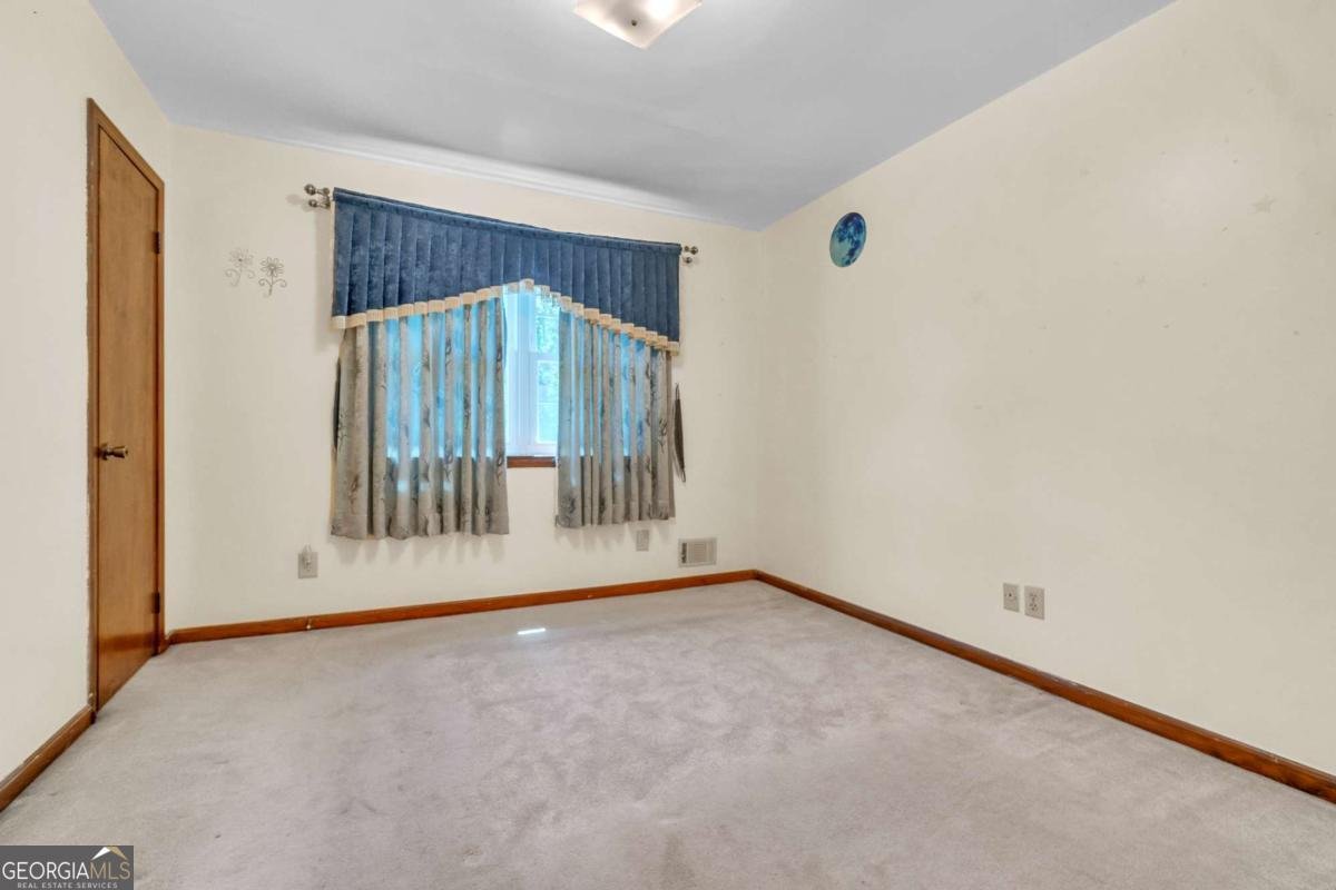9082 Chestnut Lake Drive Jonesboro - 27