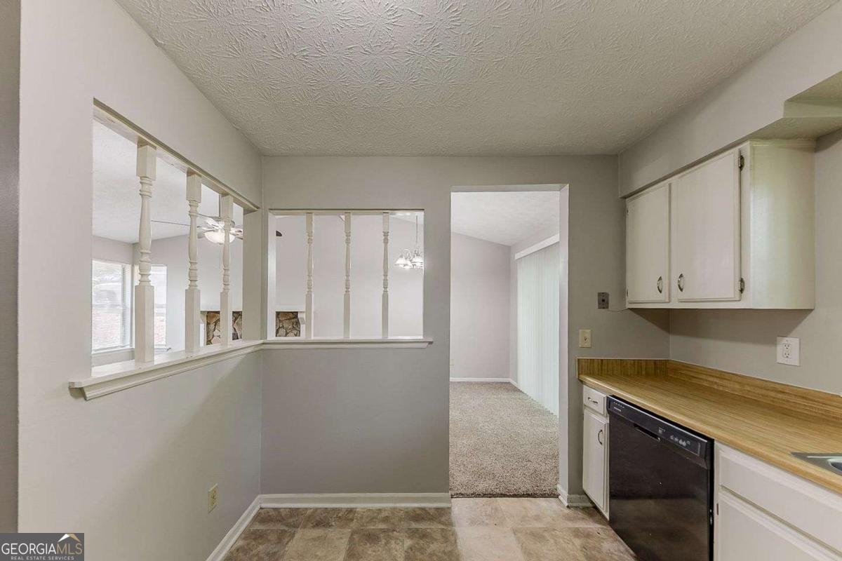 5307 Jay Way Lilburn - 4