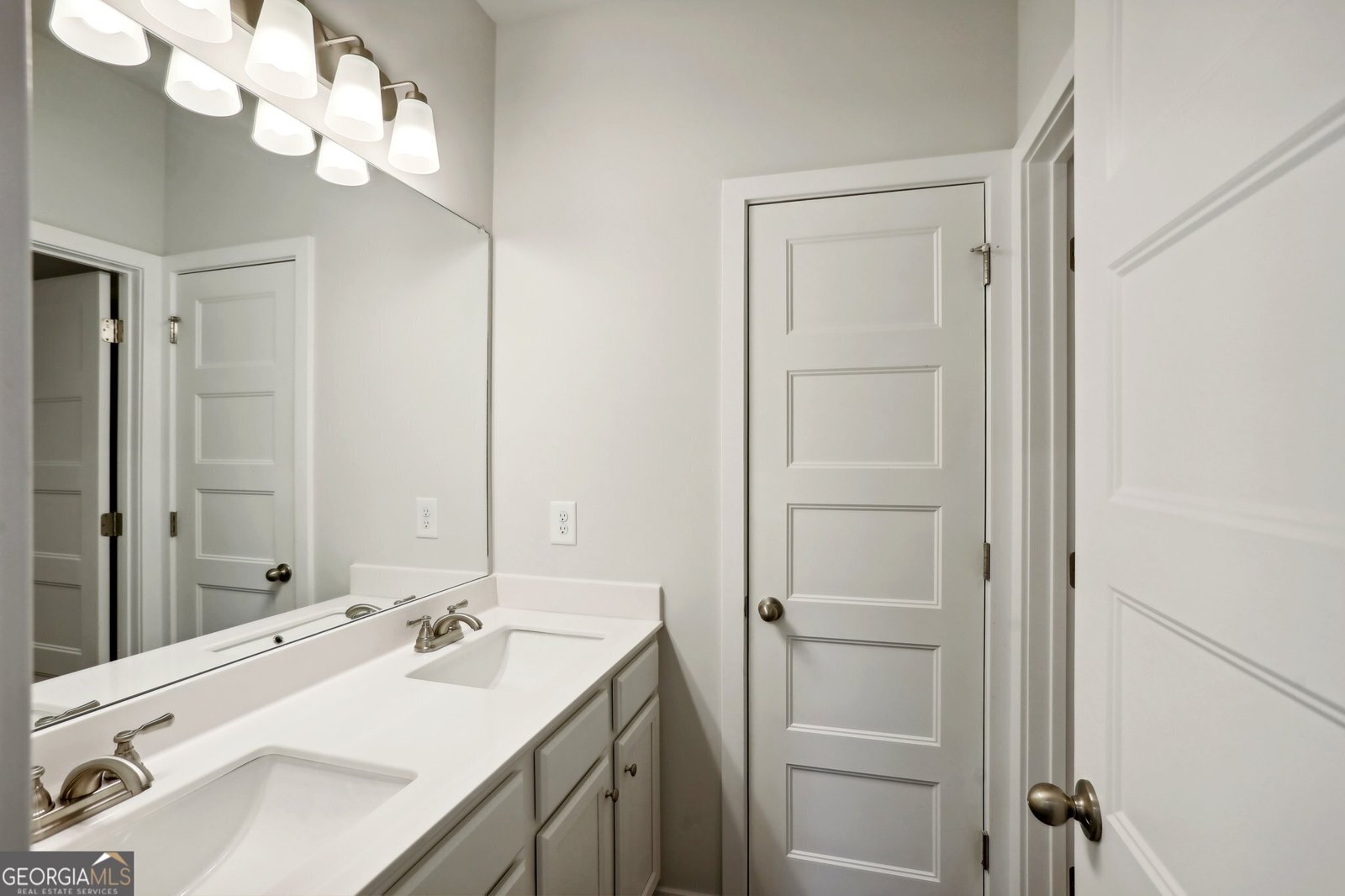 5352 Milford Drive Gainesville - 22