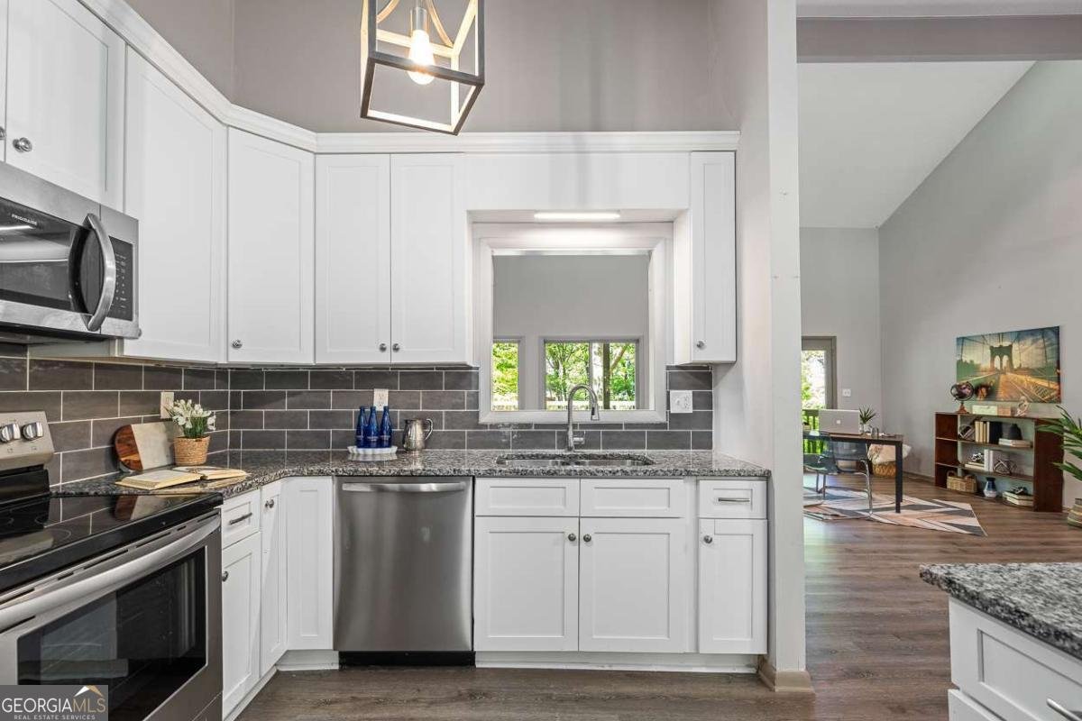 352 Theresa Court Tucker - 11