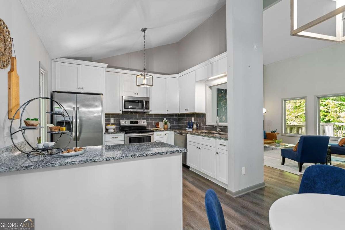 352 Theresa Court Tucker - 9