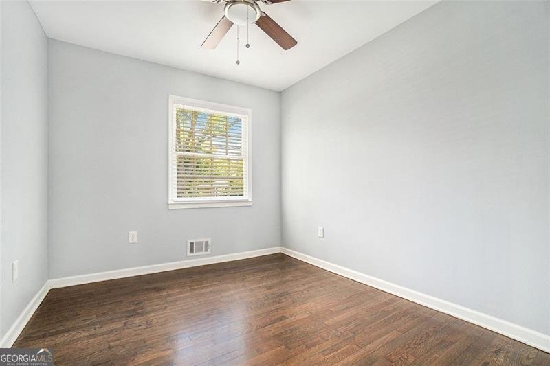 2804 CAROLYN Drive Smyrna - 16