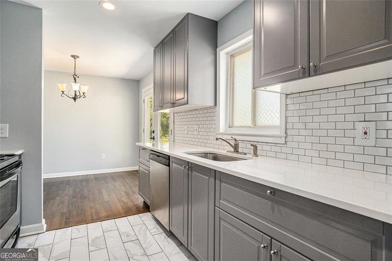 2804 CAROLYN Drive Smyrna - 9