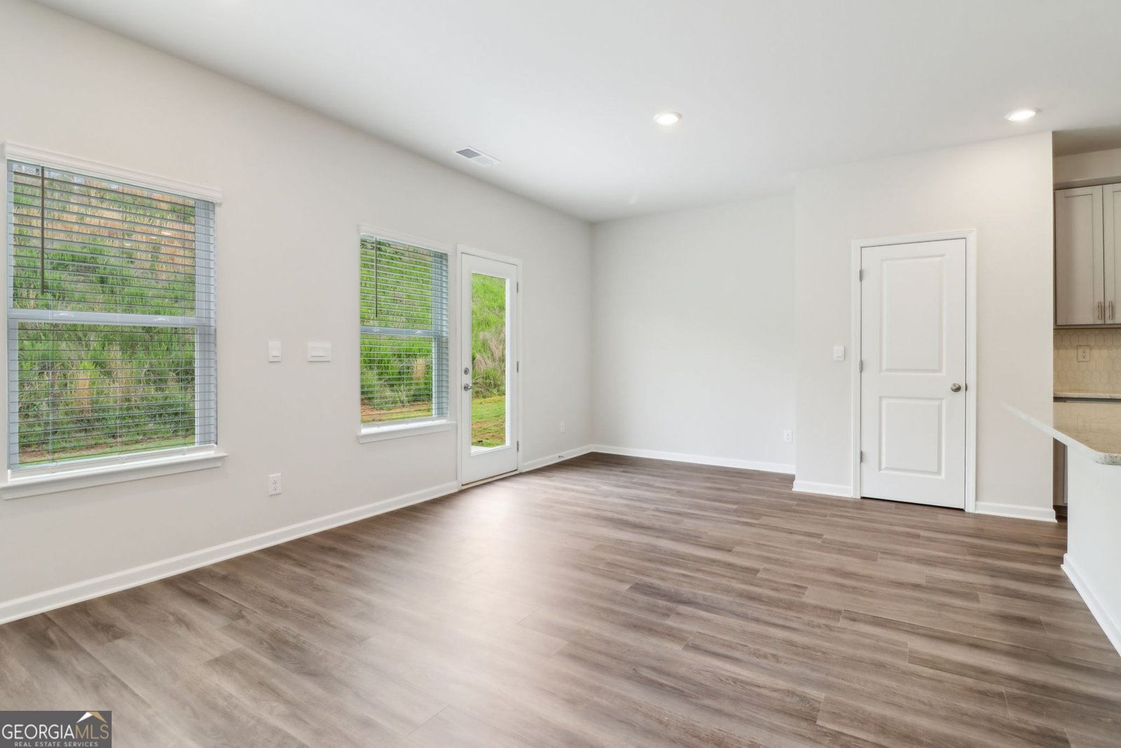 2762 Aralynn Way College Park - 11