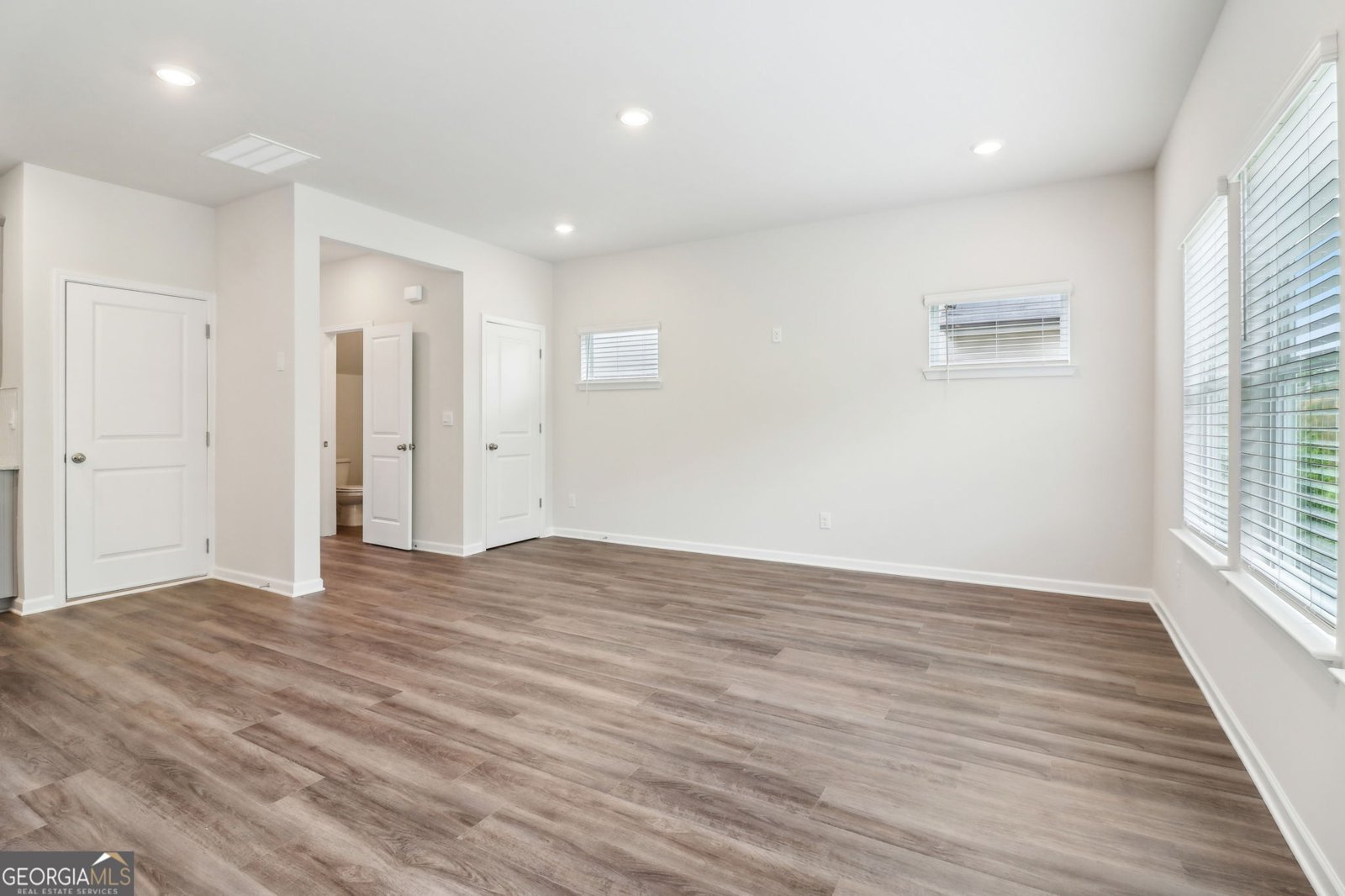2762 Aralynn Way College Park - 8