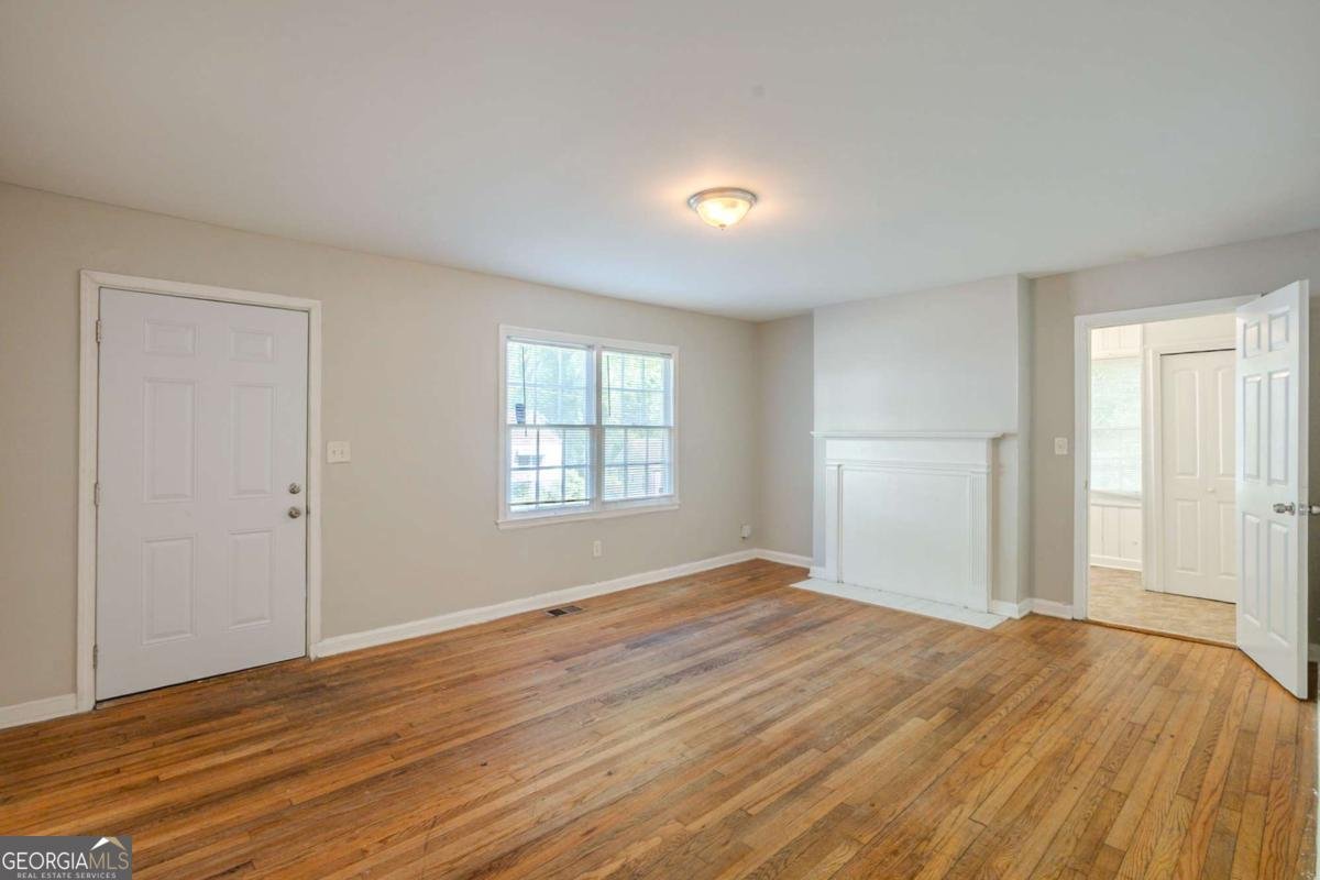 1328 Lockhaven Circle Atlanta - 2