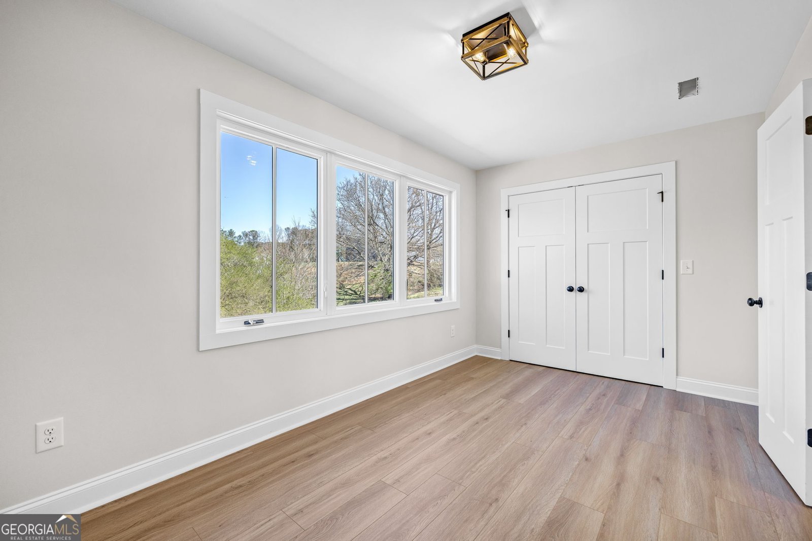 409 Roper Drive Clarkesville - 21