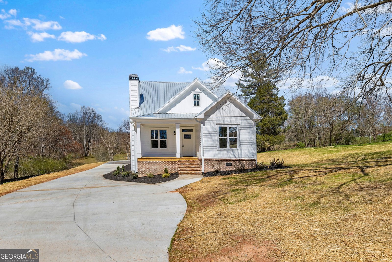 405 Roper Drive Clarkesville - 23