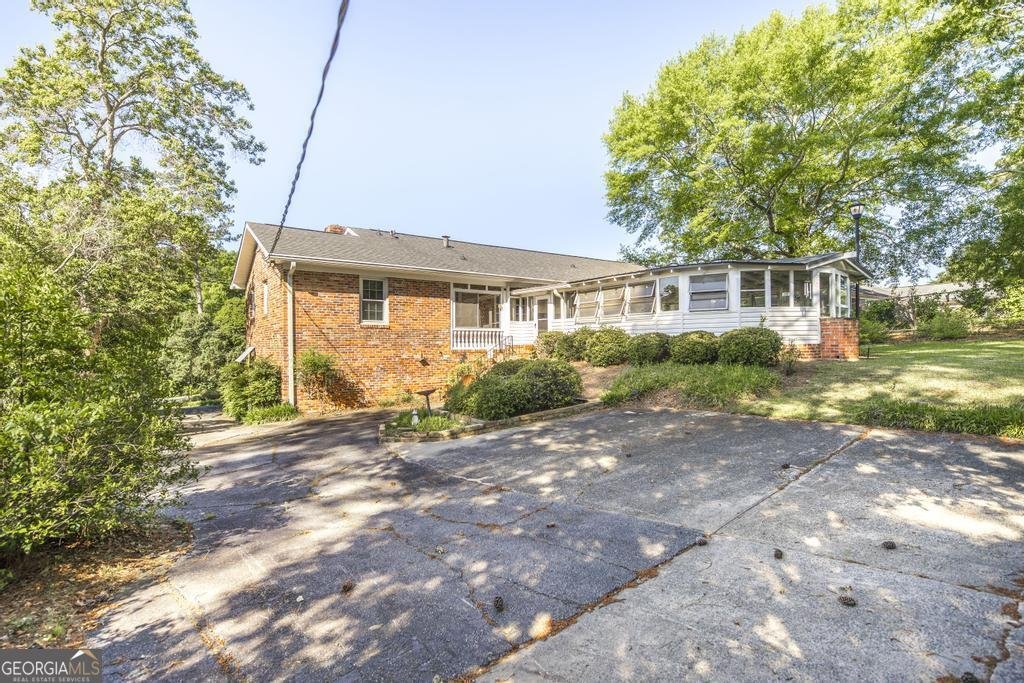 2957 Stuart Drive Macon - 35