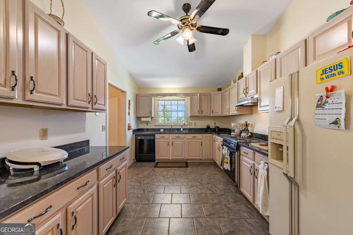 380 La Vista Drive Blue Ridge - 10